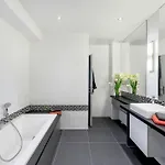 度假居 Outstanding With Heated Pool Near Uzes Saint-Siffret