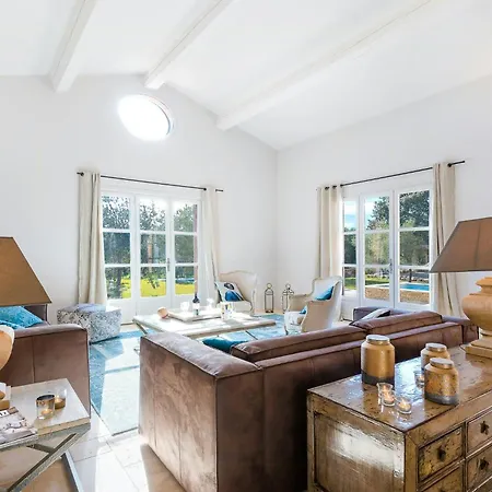 Outstanding With Heated Pool Near Uzes 別荘 Saint-Siffret