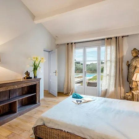 Outstanding With Heated Pool Near Uzes Ferienhaus *