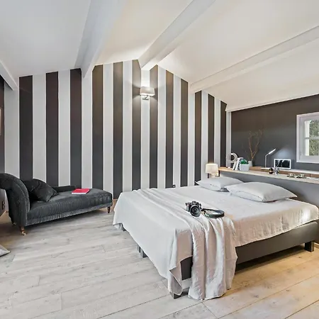 Outstanding With Heated Pool Near Uzes Ferienhaus *