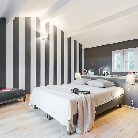 Outstanding With Heated Pool Near Uzes Ferienhaus Saint-Siffret