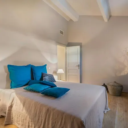 Outstanding With Heated Pool Near Uzes Ferienhaus Saint-Siffret