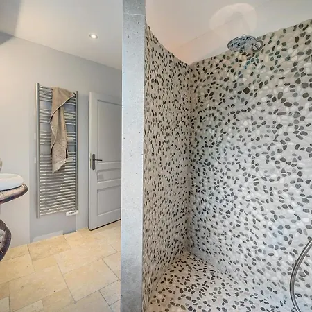 Outstanding With Heated Pool Near Uzes Ferienhaus