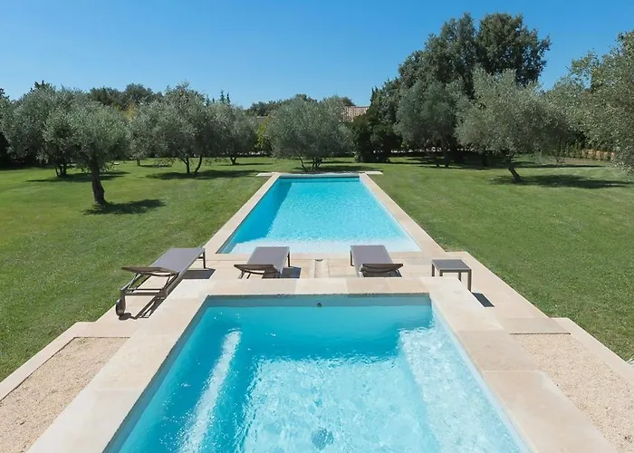 別荘 Outstanding With Heated Pool Near Uzes *