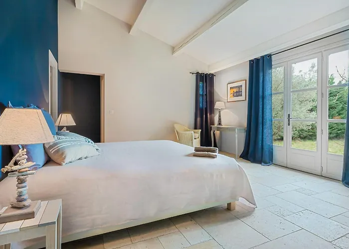 別荘 Outstanding With Heated Pool Near Uzes Saint-Siffret