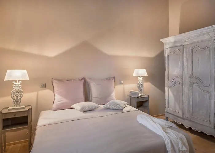 Outstanding With Heated Pool Near Uzes 別荘 *